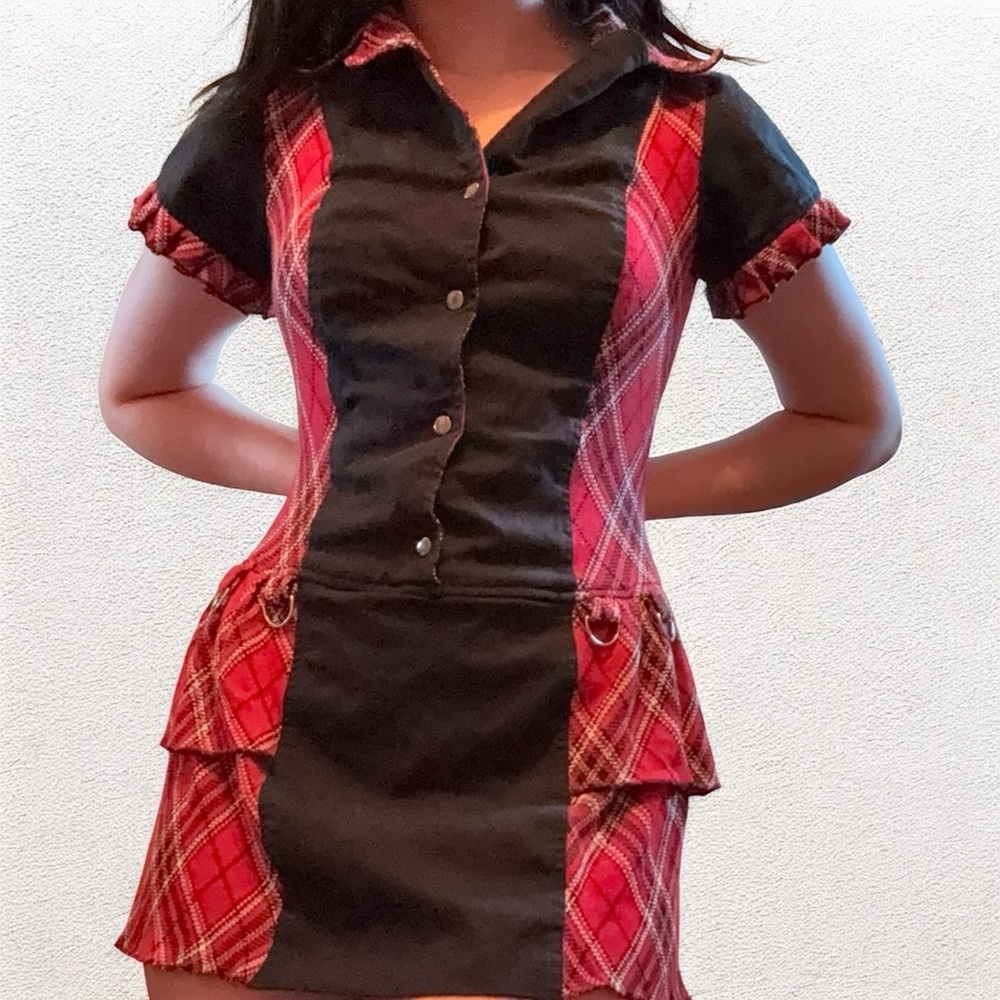 VTG Serious LA black and Red Ruffled Peplum Mini Dress